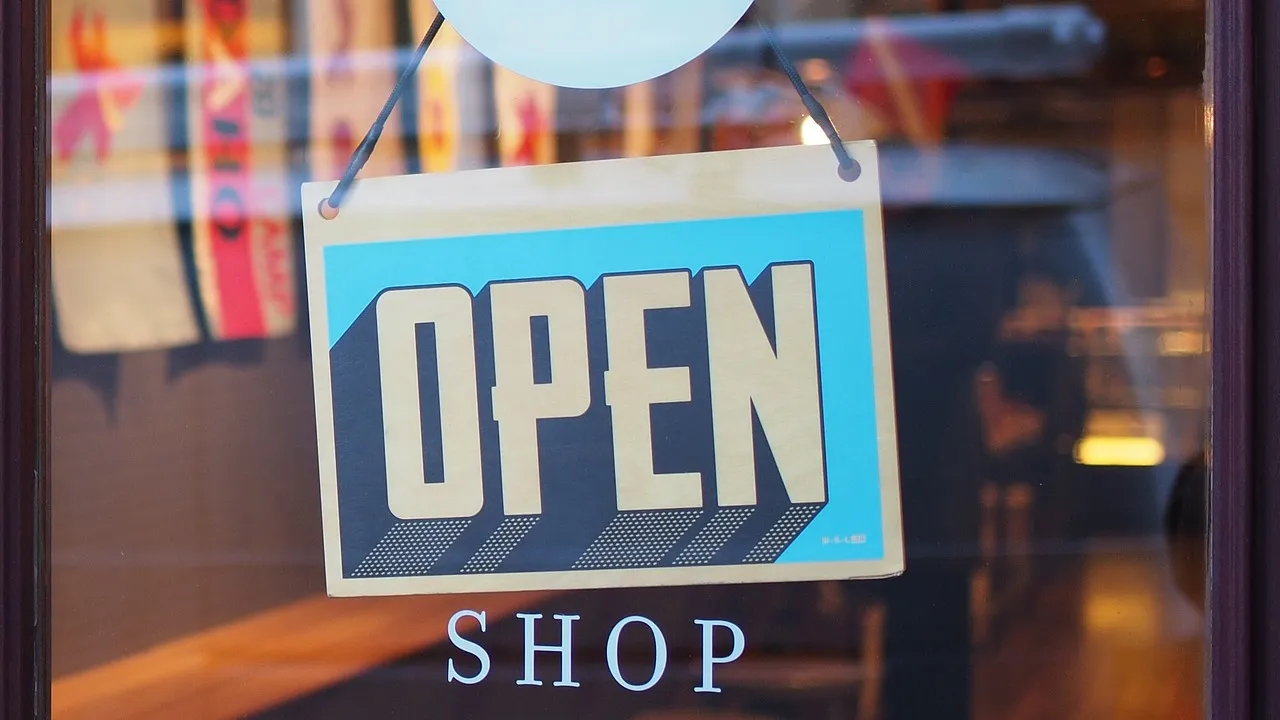 Open-bord in de etalage van een winkel
